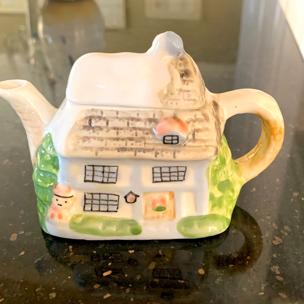Porcelain hand painted mini tea pot